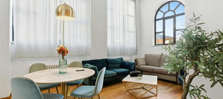 Ambiente sereno y funcional de una vivienda SENTHAUS Essential